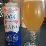 Bia 1664 Blanc Kronenbourg lon 330 ml